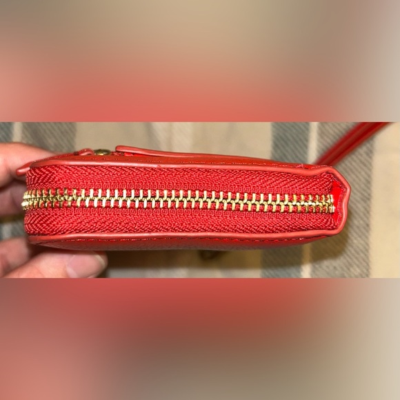 Fossil Emma Zip Around Red Leather Wristlet Wallet - Picture 4 of 9